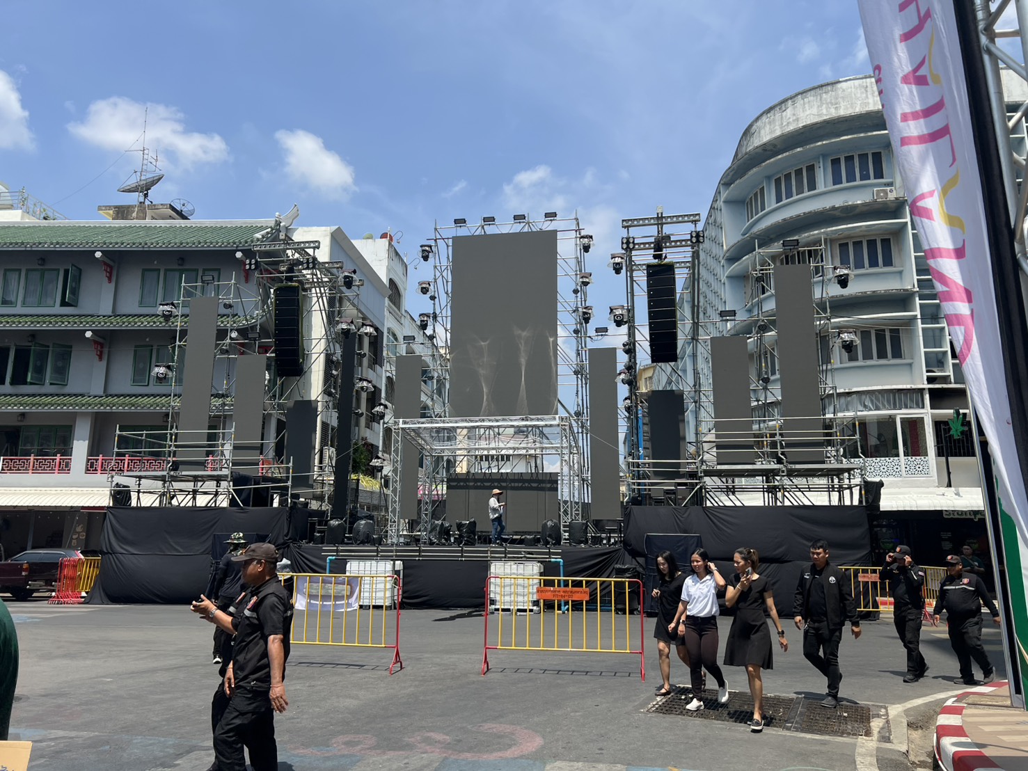 หาดใหญ่ไฟลุก! สงกรานต์คืนล่าเริ่มแล้ววันนี้ จัดเต็มเวที EDM ใหญ่ที่สุดในใต้ พร้อม Bedroom Audio - Meyou กระหึ่มแยกโอเดียน