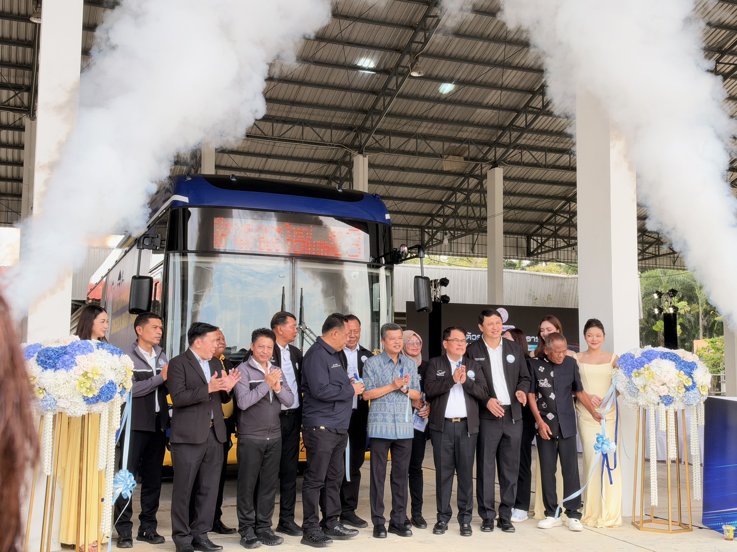 นั่งฟรีถึง 12 พ.ย. นี้! อบจ.สงขลา เปิดตัว "รถบัสไฟฟ้า EV" รอบเมืองหาดใหญ่ สาย 3 ค่าโดยสาร 15 บาทตลอดสาย